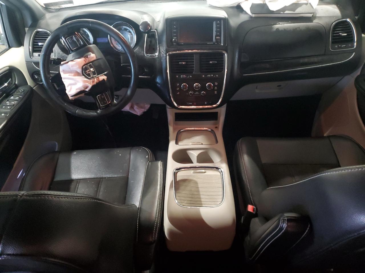 2019 Dodge Caravan VIN 2C4RDGCG0KR545590 Copart auction photo, side / front end damage thumbnail 8