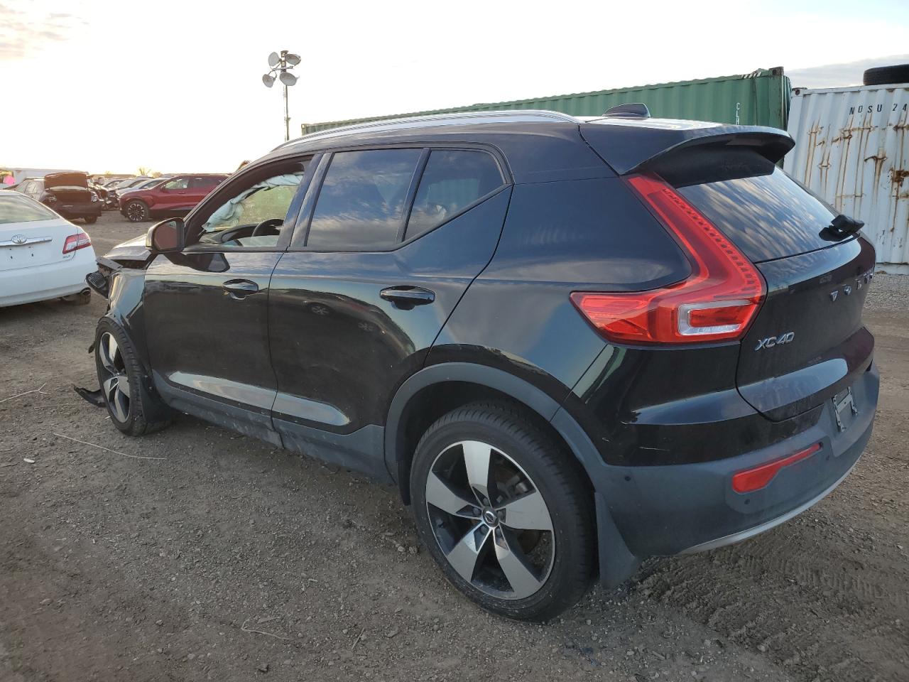 2019 Volvo XC40 VIN YV4162XZ1K2013461 Copart auction photo, front end damage thumbnail 2
