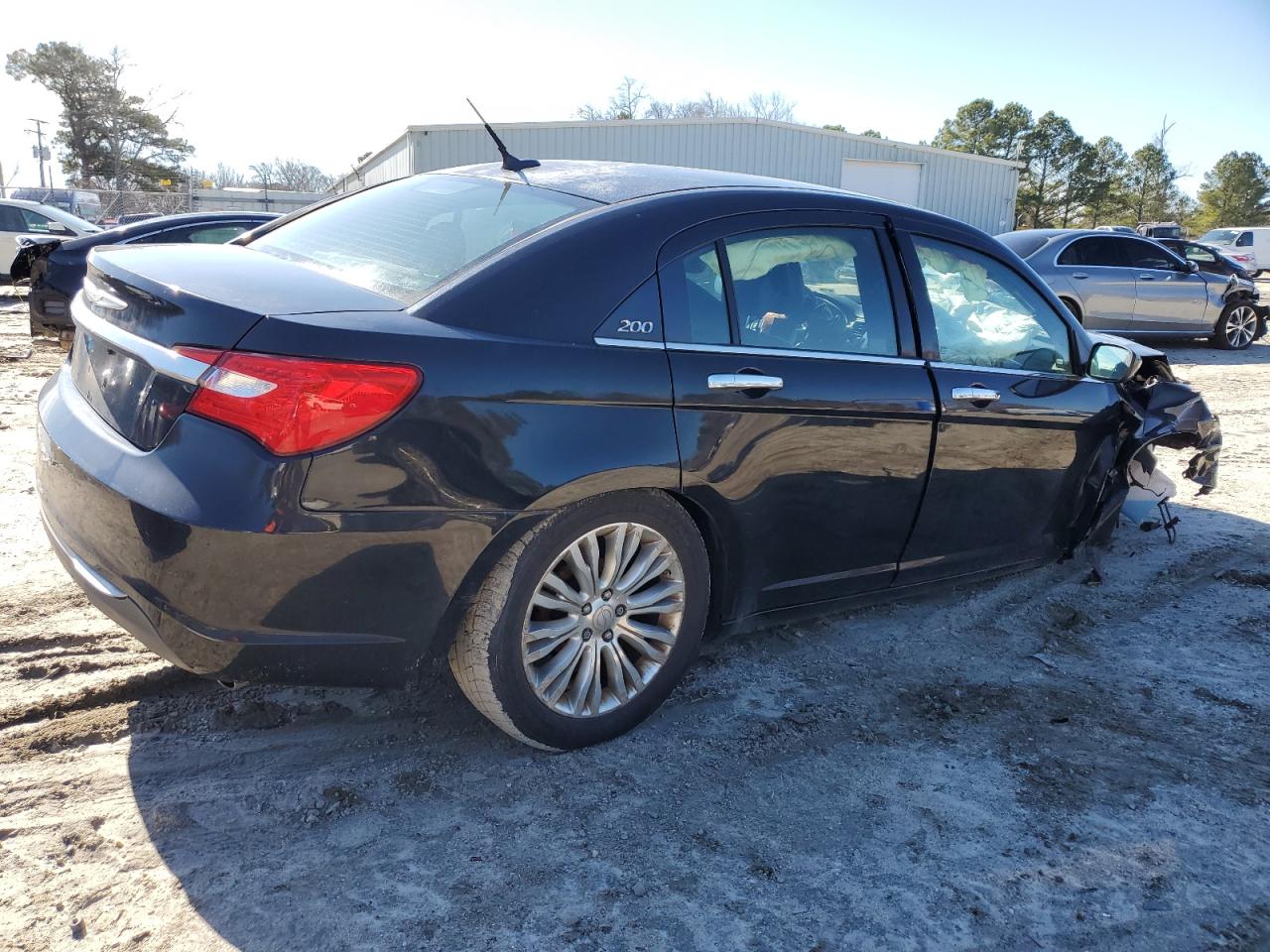 2013 Chrysler 200 VIN 1C3CCBCG5DN524847 Copart auction photo, front end / side damage thumbnail 3