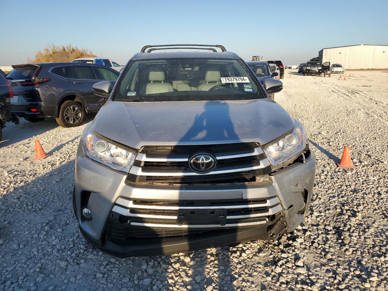 2017 Toyota Highlander VIN 5TDJZRFH9HS518323 Copart auction photo, front end damage thumbnail 5