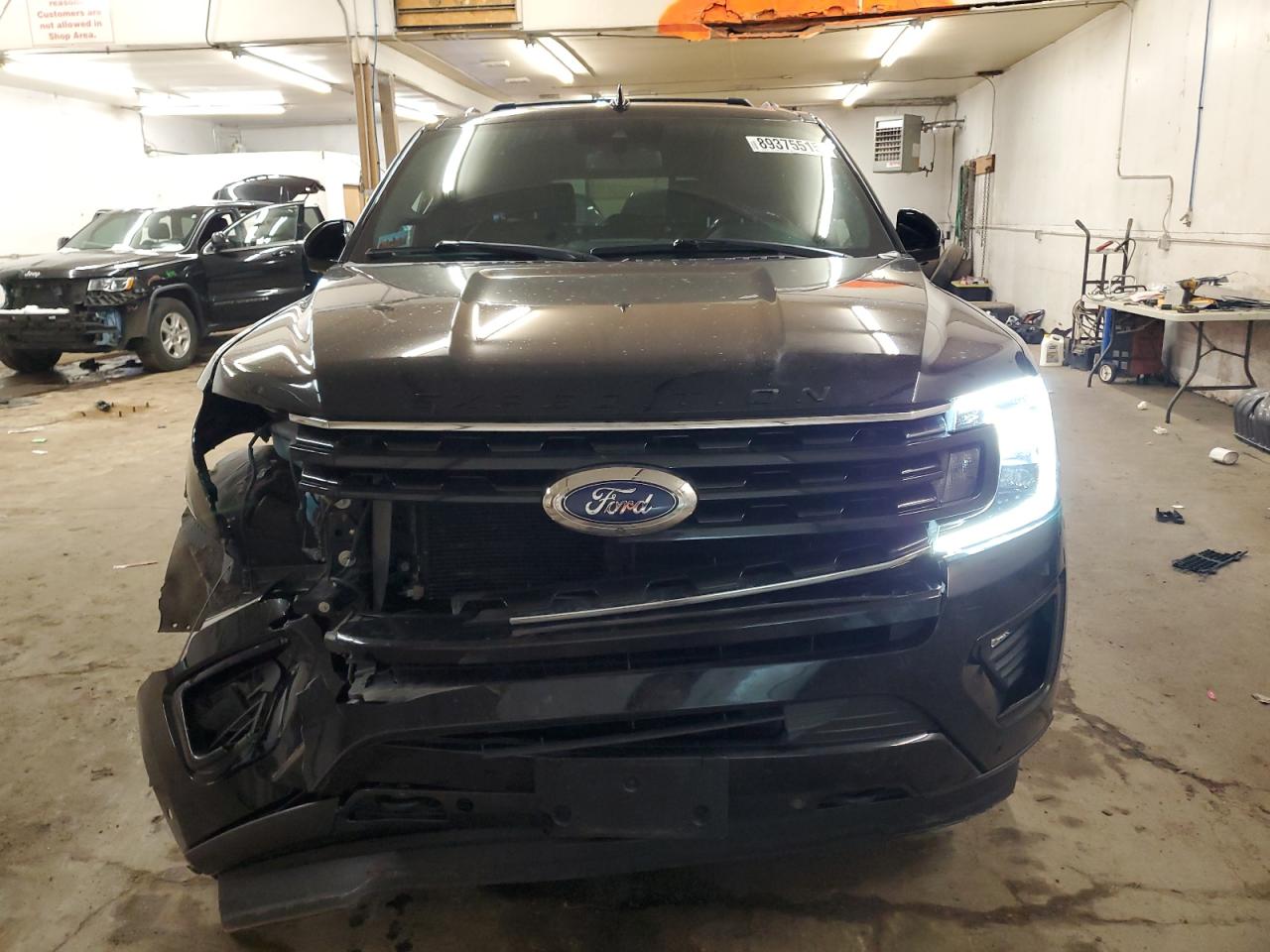 2019 Ford Expedition VIN 1FMJK2ATXKEA05985 Copart auction photo, front end damage thumbnail 5