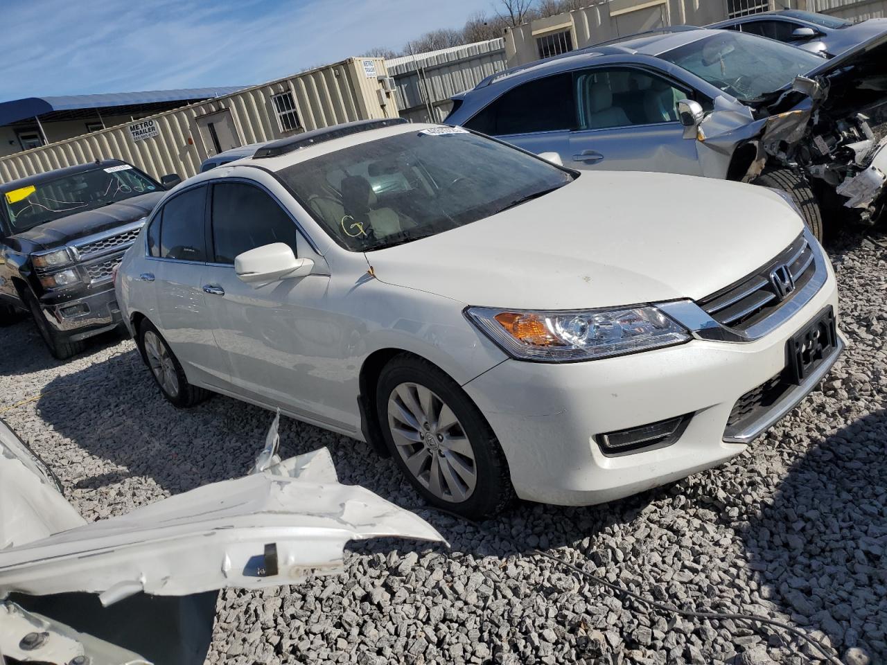 2013 Honda Accord VIN 1HGCR2F88DA275970 Copart auction photo, normal wear damage thumbnail 4