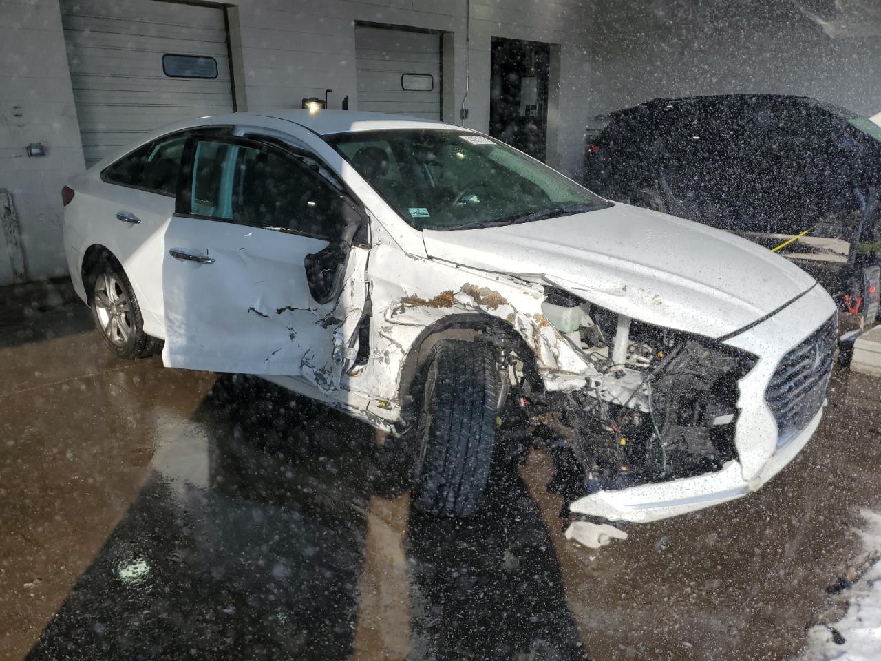 2018 Hyundai Sonata VIN 5NPE34AF7JH636782 Copart auction photo, side / front end damage thumbnail 4