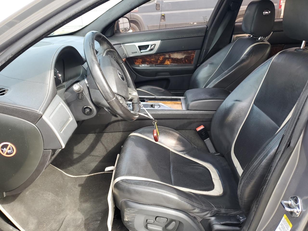 2014 Jaguar XF VIN SAJWA0EX7E8U27912 Copart auction photo, front end / minor dent/scratches damage thumbnail 7