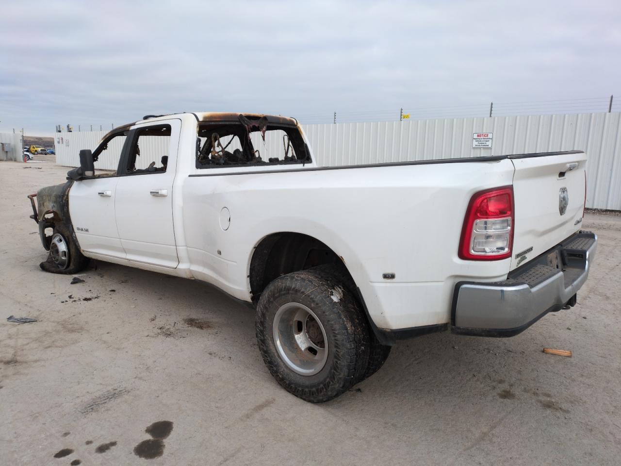 2019 RAM 3500 VIN 3C63RRHL6KG560505 Copart auction photo, burn damage thumbnail 2
