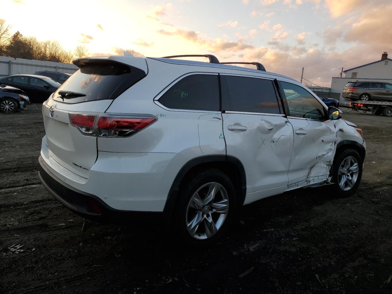 2015 Toyota Highlander VIN 5TDDKRFHXFS156081 Copart auction photo, side damage thumbnail 3