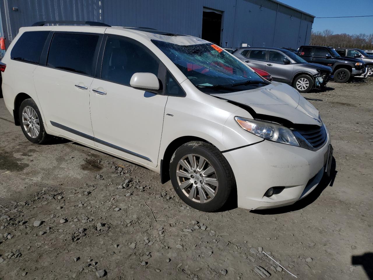 2017 Toyota Sienna VIN 5TDDZ3DC5HS179593 Copart auction photo, front end damage thumbnail 4