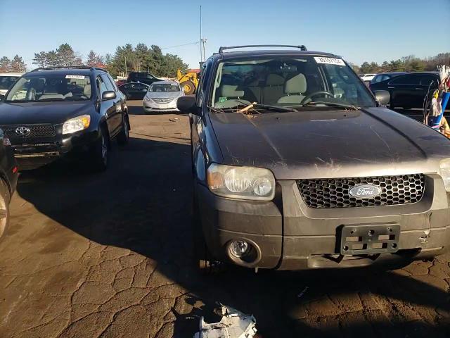 2006 Ford Escape VIN 1FMYU93146KD25405 Copart auction photo, front end damage thumbnail 11