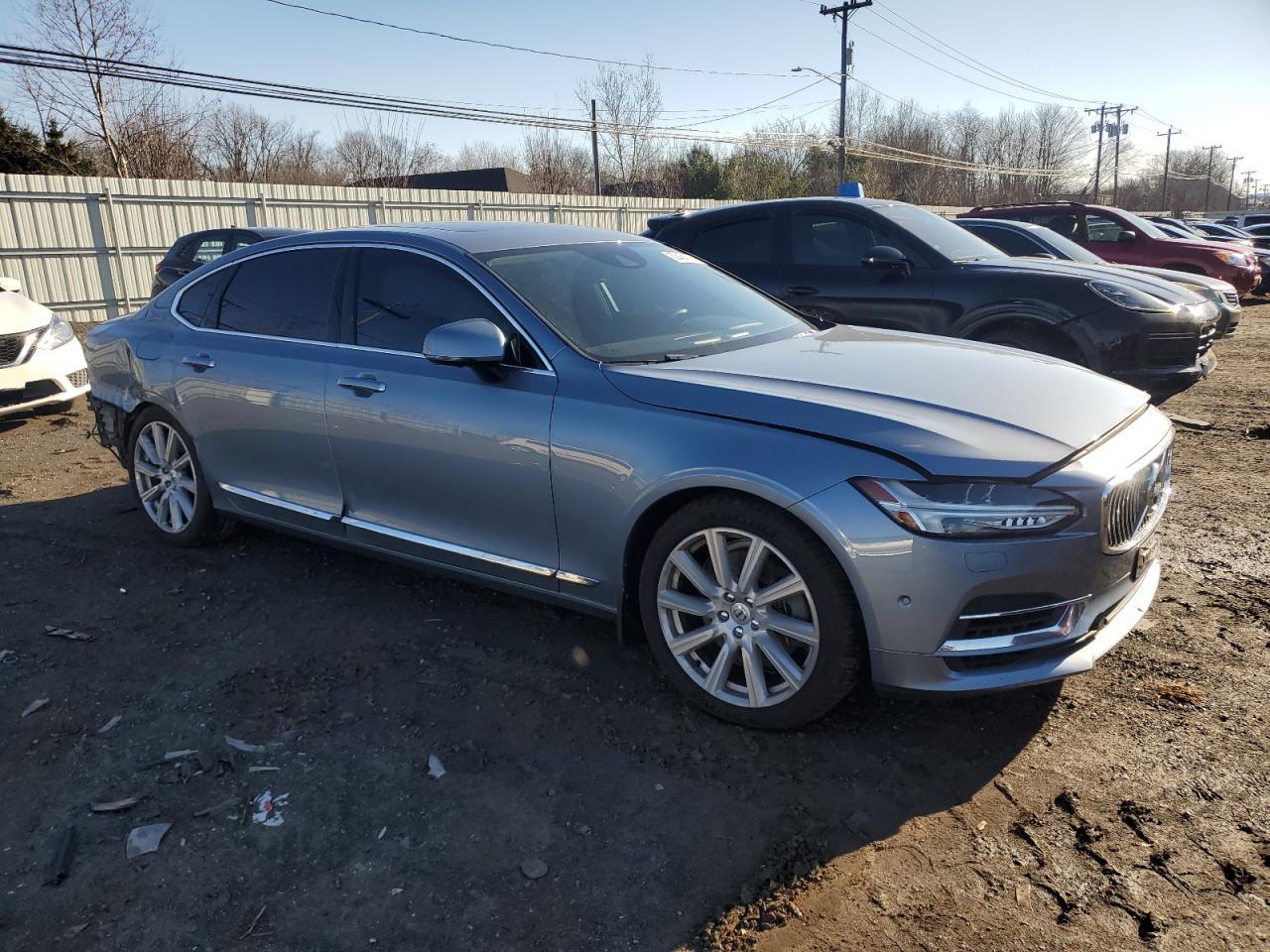2018 Volvo S90 VIN LVYBC0AL2JP028764 Copart auction photo, rear end / minor dent/scratches damage thumbnail 4