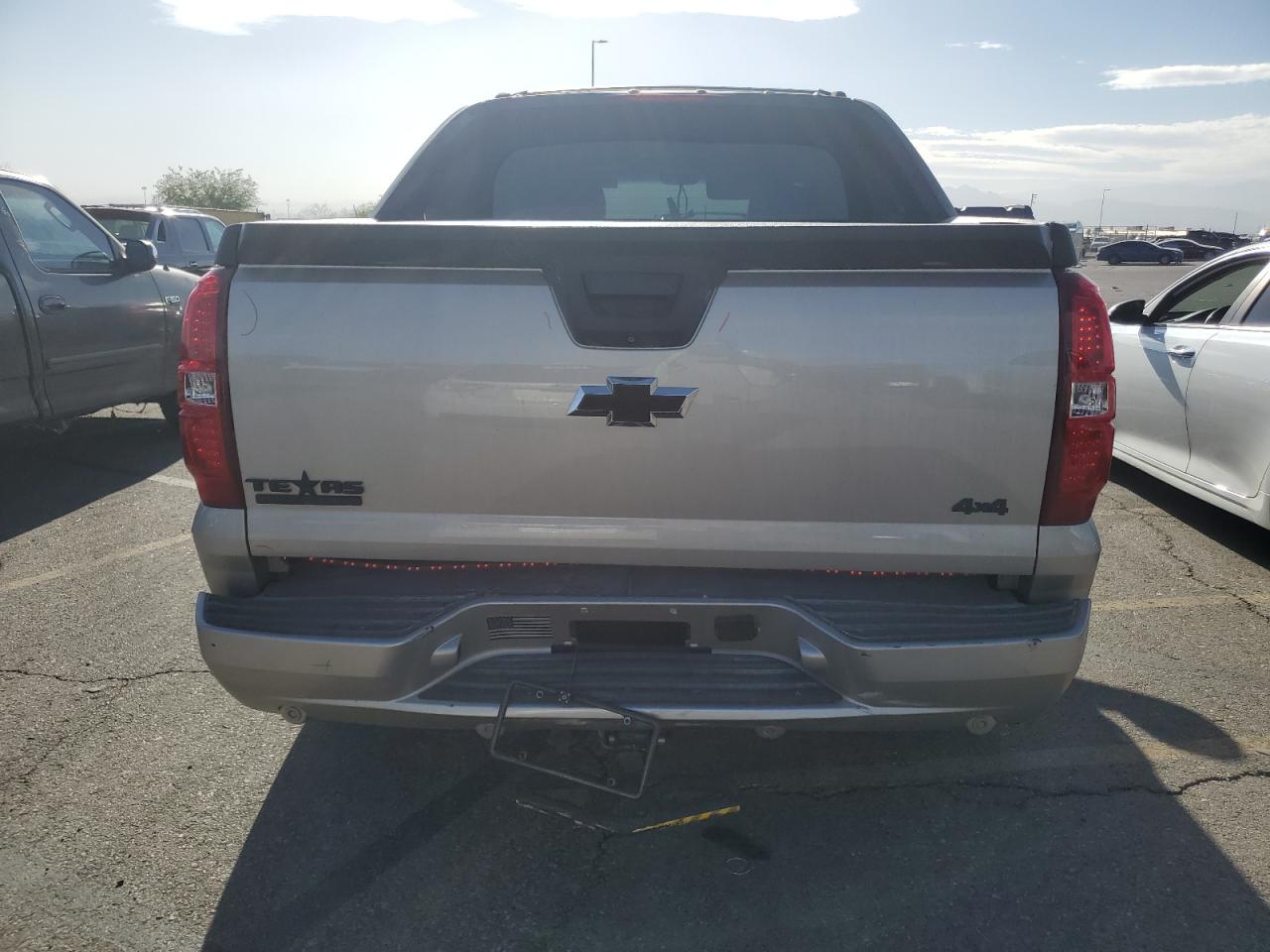 2007 Chevrolet Avalanche VIN 3GNFK123X7G138532 Copart auction photo, rear end damage thumbnail 6