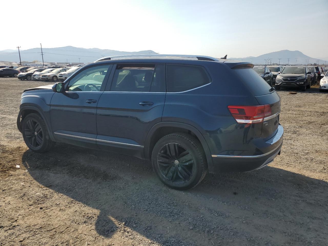 2019 Volkswagen Atlas VIN 1V2MR2CA1KC555241 Copart auction photo, front end / minor dent/scratches damage thumbnail 2
