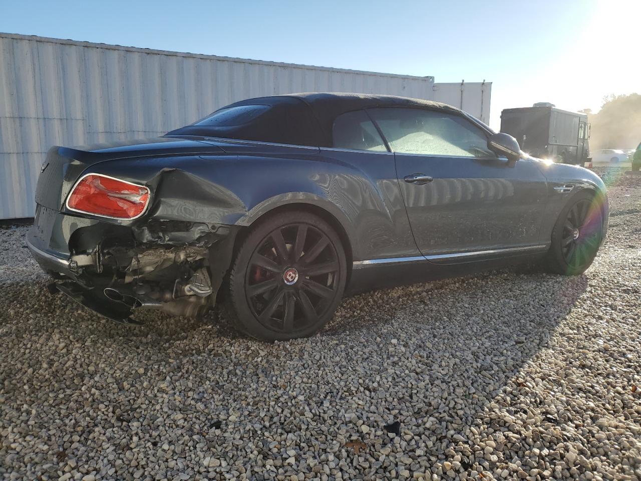 2016 Bentley Continental VIN SCBGT3ZA0GC058477 Copart auction photo, rear end damage thumbnail 3
