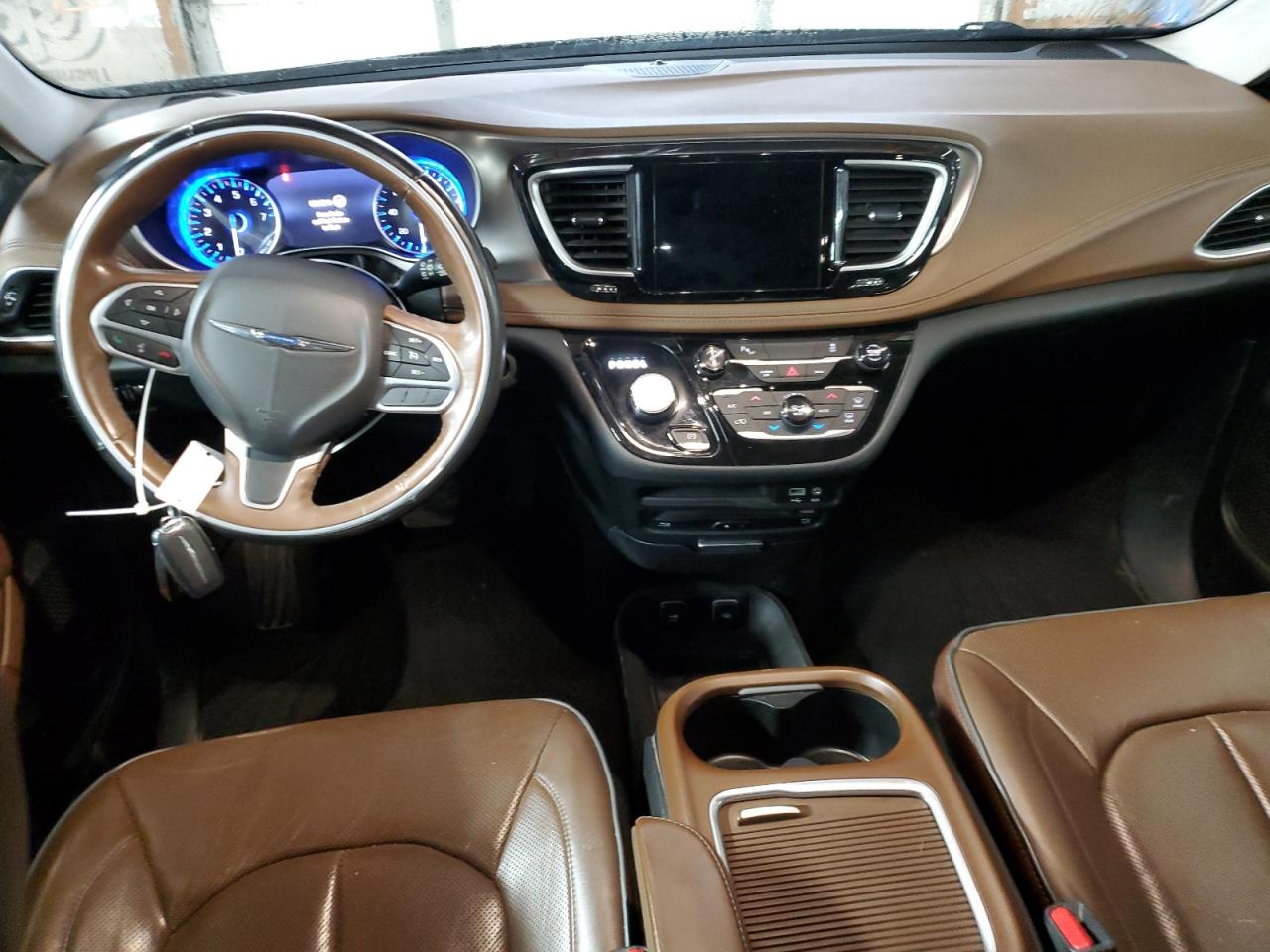 2017 Chrysler Pacifica VIN 2C4RC1GG9HR593351 Copart auction photo, side / minor dent/scratches damage thumbnail 8