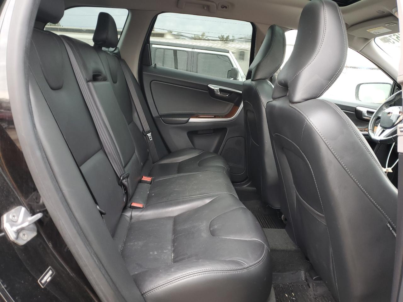 2017 Volvo XC60 VIN YV449MRU9H2013167 Copart auction photo, front end / rear end damage thumbnail 11
