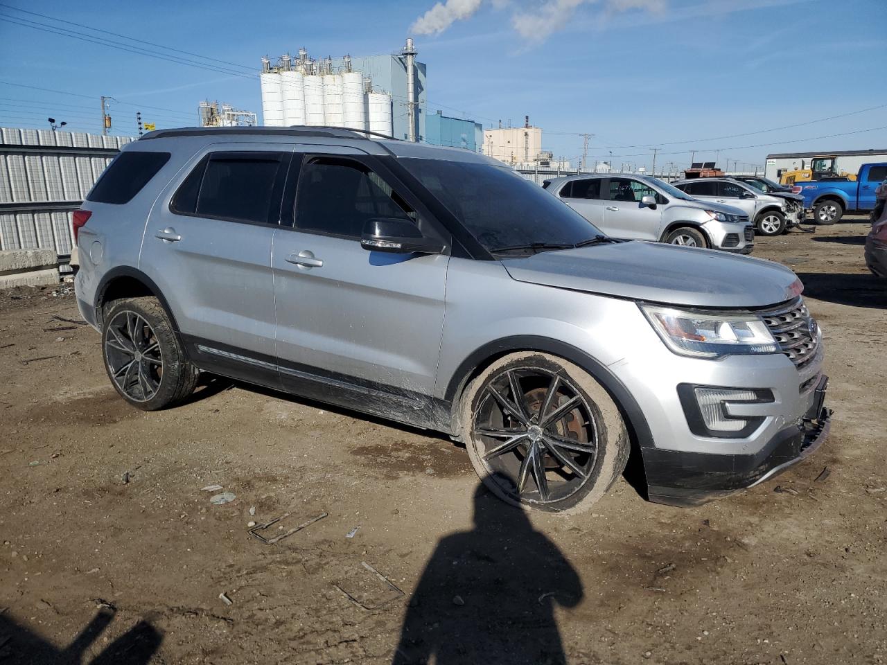 2017 Ford Explorer VIN 1FM5K8D81HGC44558 Copart auction photo, front end / side damage thumbnail 4