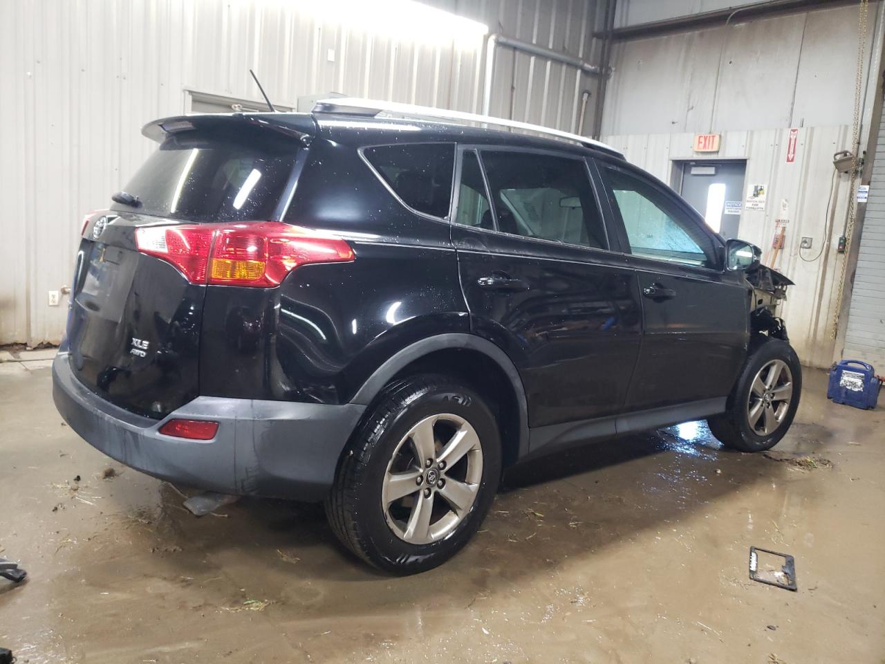 2015 Toyota RAV 4 VIN 2T3RFREV9FW340010 Copart auction photo, front end damage thumbnail 3