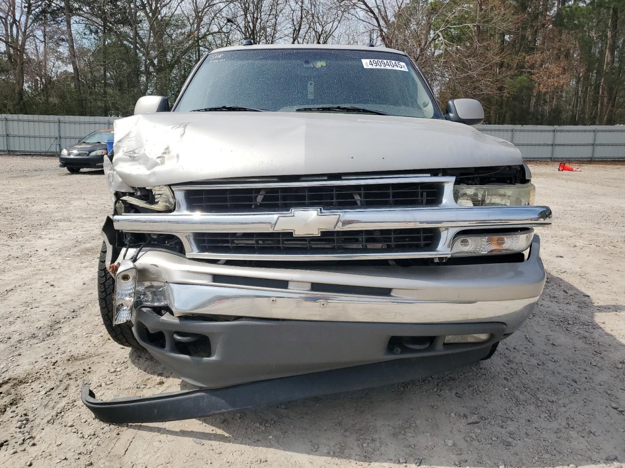 2005 Chevrolet Tahoe VIN 1GNEK13T05R139454 Copart auction photo, front end / side damage thumbnail 5
