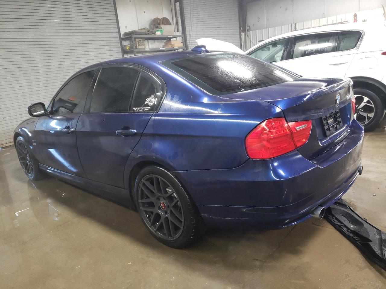 2011 BMW 3er VIN WBAPL5G52BNN22829 Copart auction photo, rear end damage thumbnail 2