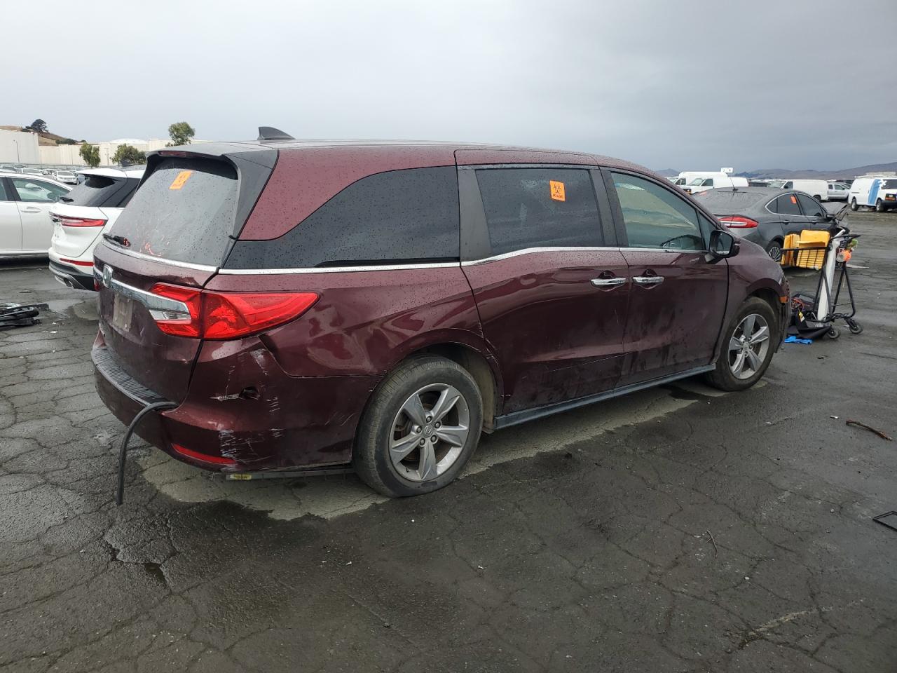 2018 Honda Odyssey VIN 5FNRL6H74JB041267 Copart auction photo, vandalism damage thumbnail 3