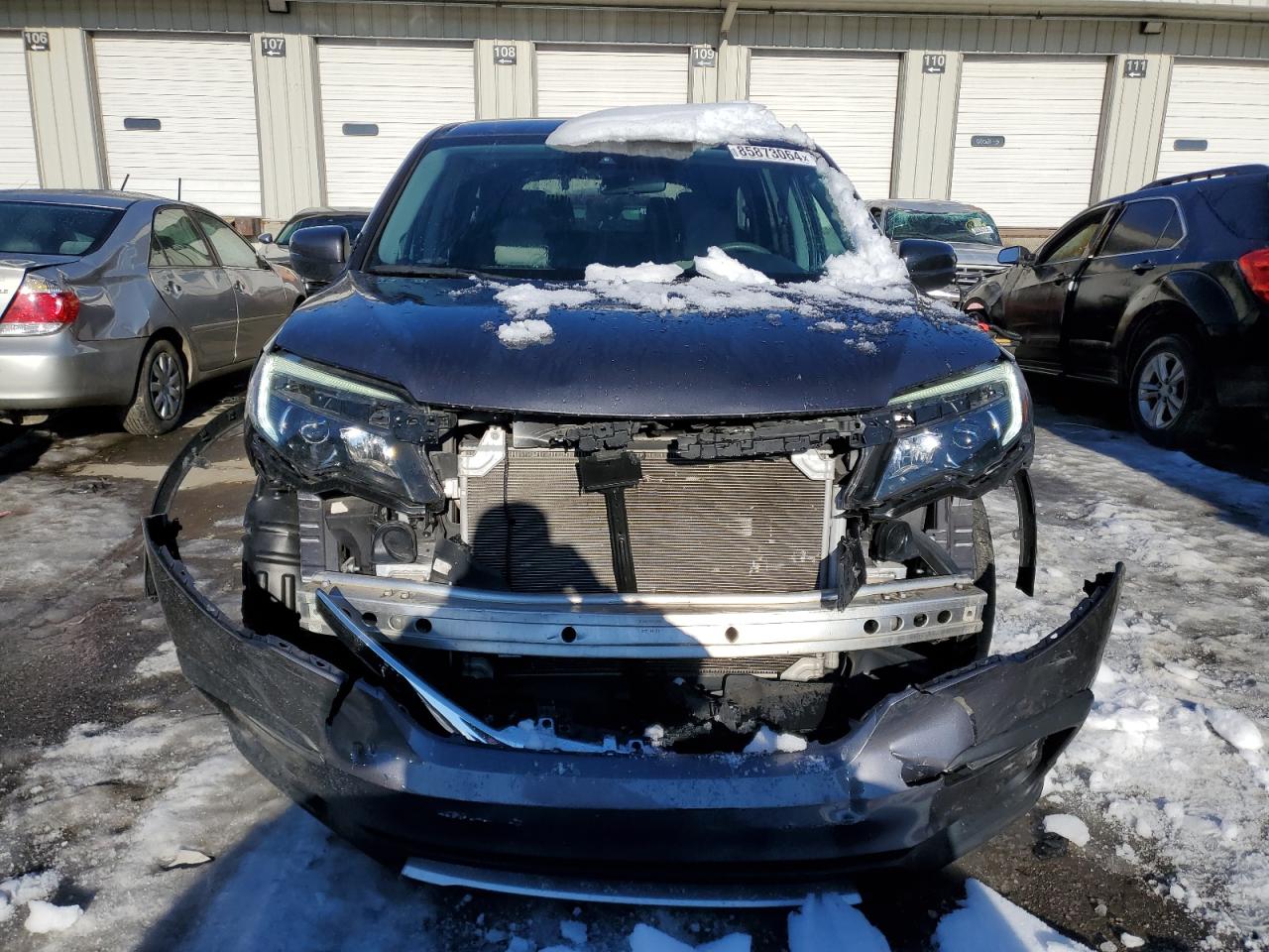 2021 Honda Pilot VIN 5FNYF5H32MB027088 Copart auction photo, front end / side damage thumbnail 5