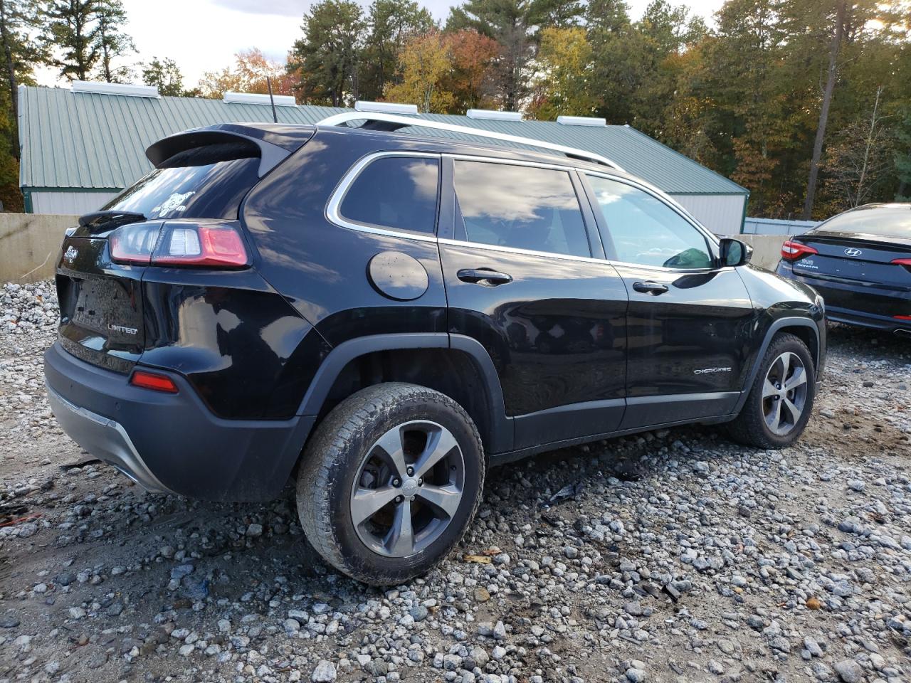 2019 Jeep Grand Cherokee VIN 1C4PJMDX8KD460545 Copart auction photo, front end / undercarriage damage thumbnail 3
