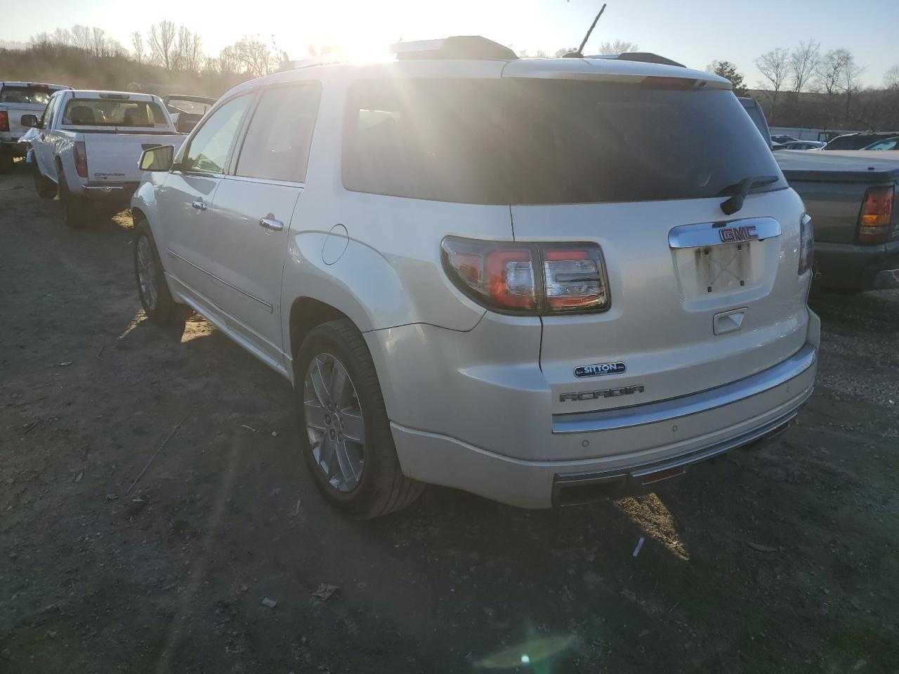 2015 GMC Acadia VIN 1GKKRTKD4FJ291450 Copart auction photo, front end damage thumbnail 2