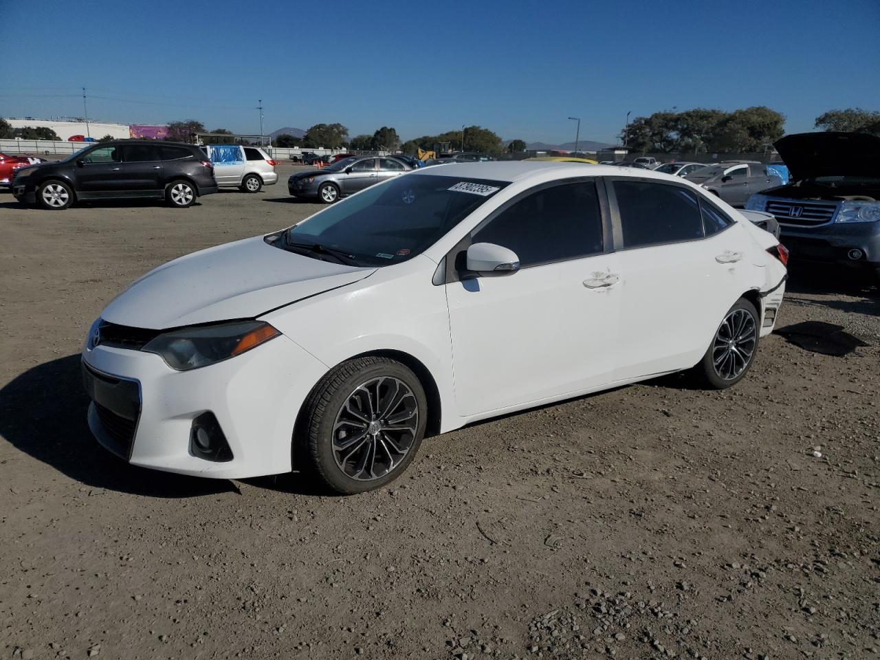2015 Toyota Corolla VIN 5YFBURHE7FP213530