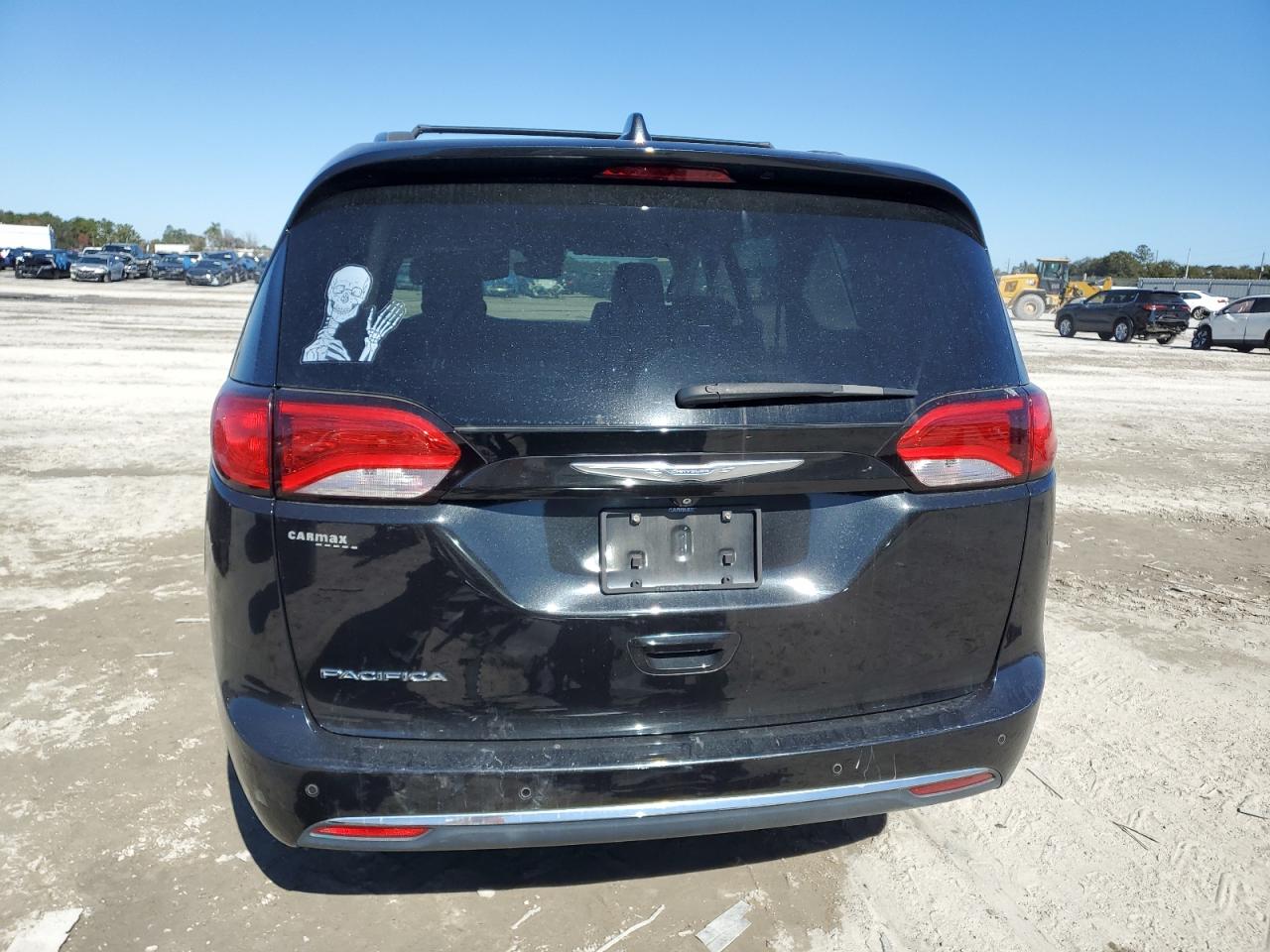 2017 Chrysler Pacifica VIN 2C4RC1EG9HR663997 Copart auction photo, front end damage thumbnail 6