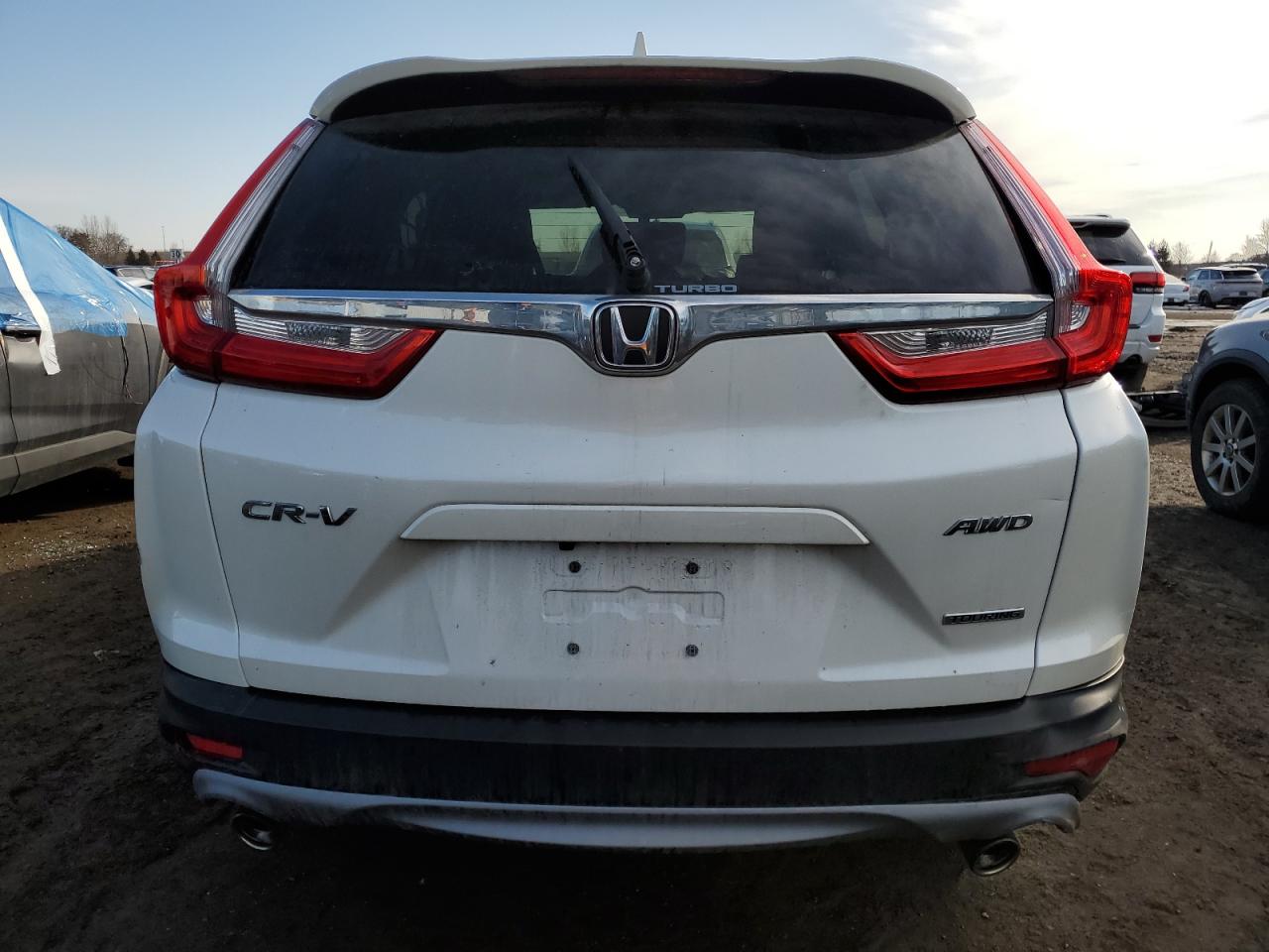 2018 Honda CR-V VIN 2HKRW2H95JH109367 Copart auction photo, front end / rear end damage thumbnail 6