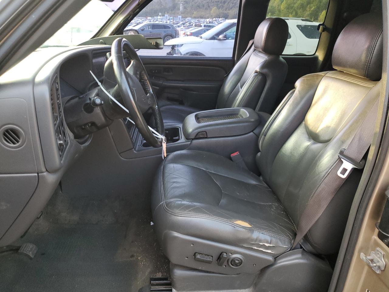 2005 Chevrolet Silverado VIN 1GCEK19B95E183290 Copart auction photo, front end / side damage thumbnail 7