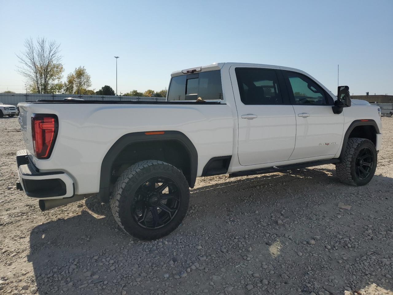 2021 GMC Sierra VIN 1GT49PEY5MF142619 Copart auction photo, minor dent/scratches damage thumbnail 3