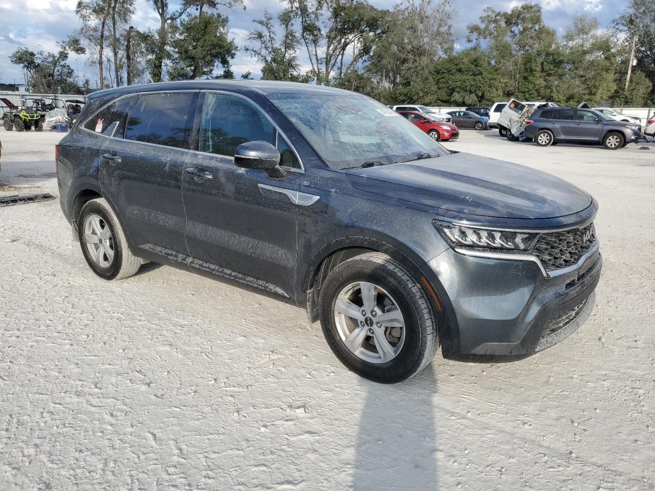 2022 KIA Sorento VIN 5XYRG4LC2NG113739 Copart auction photo, side / minor dent/scratches damage thumbnail 4