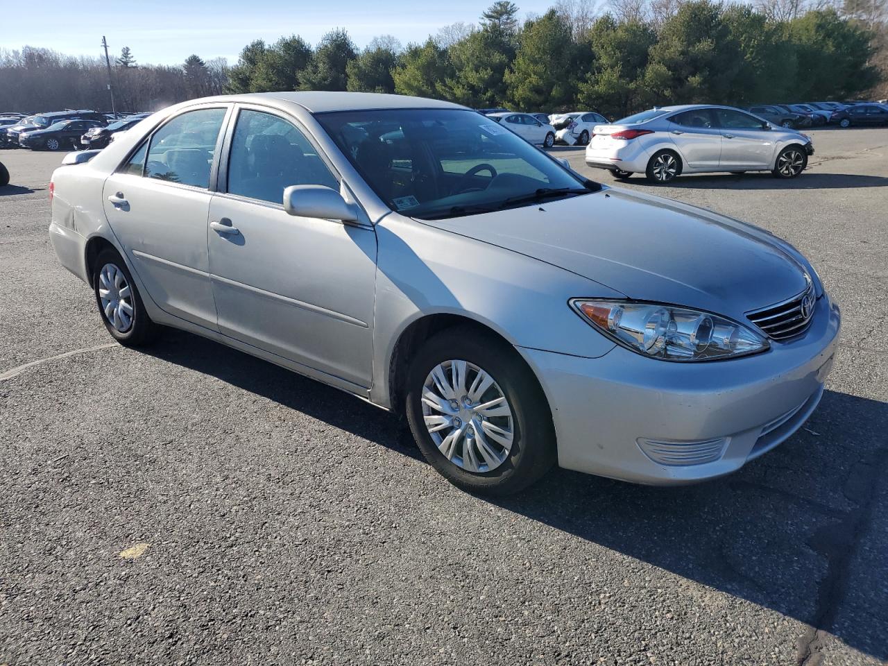 2005 Toyota Camry VIN 4T1BE32K55U635480 Copart auction photo, rear end / minor dent/scratches damage thumbnail 4