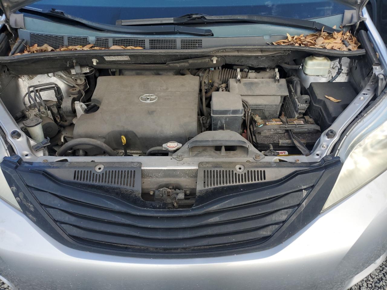 2015 Toyota Sienna VIN 5TDZK3DC8FS545019 Copart auction photo, water/flood damage thumbnail 12