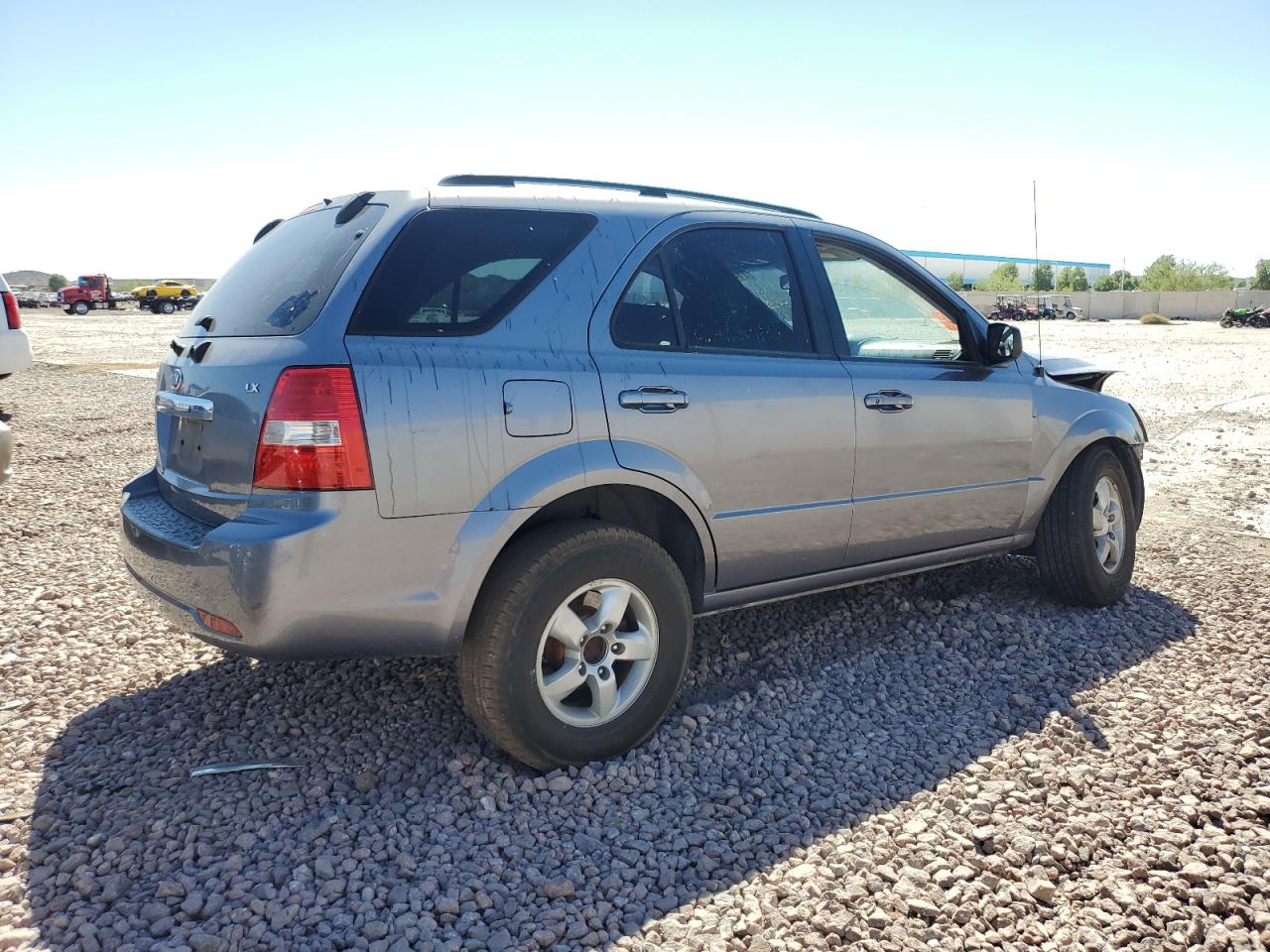 2008 KIA Sorento VIN KNDJD735685764846 Copart auction photo, front end / side damage thumbnail 3