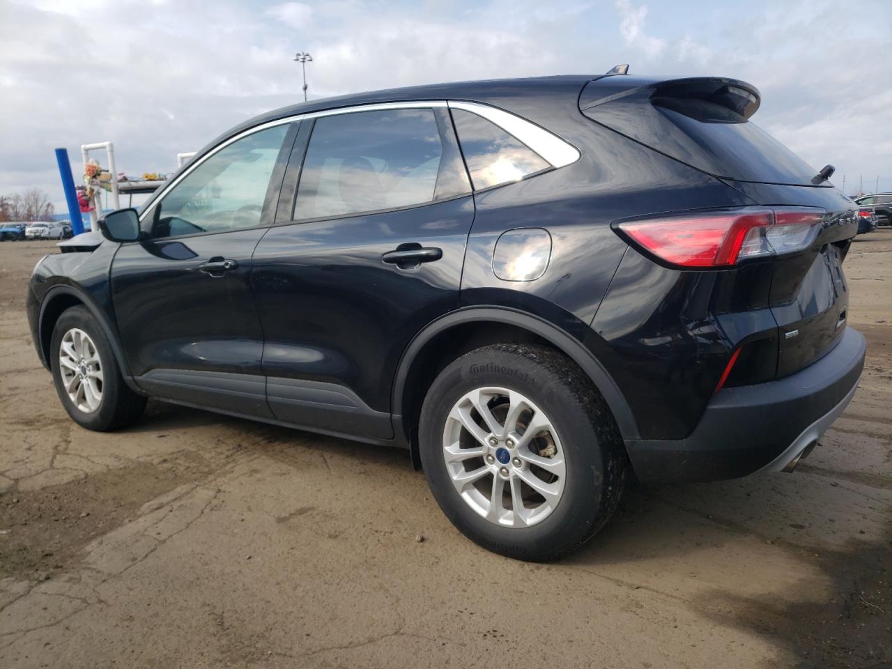 2020 Ford Escape VIN 1FMCU9G66LUA52676 Copart auction photo, front end damage thumbnail 2