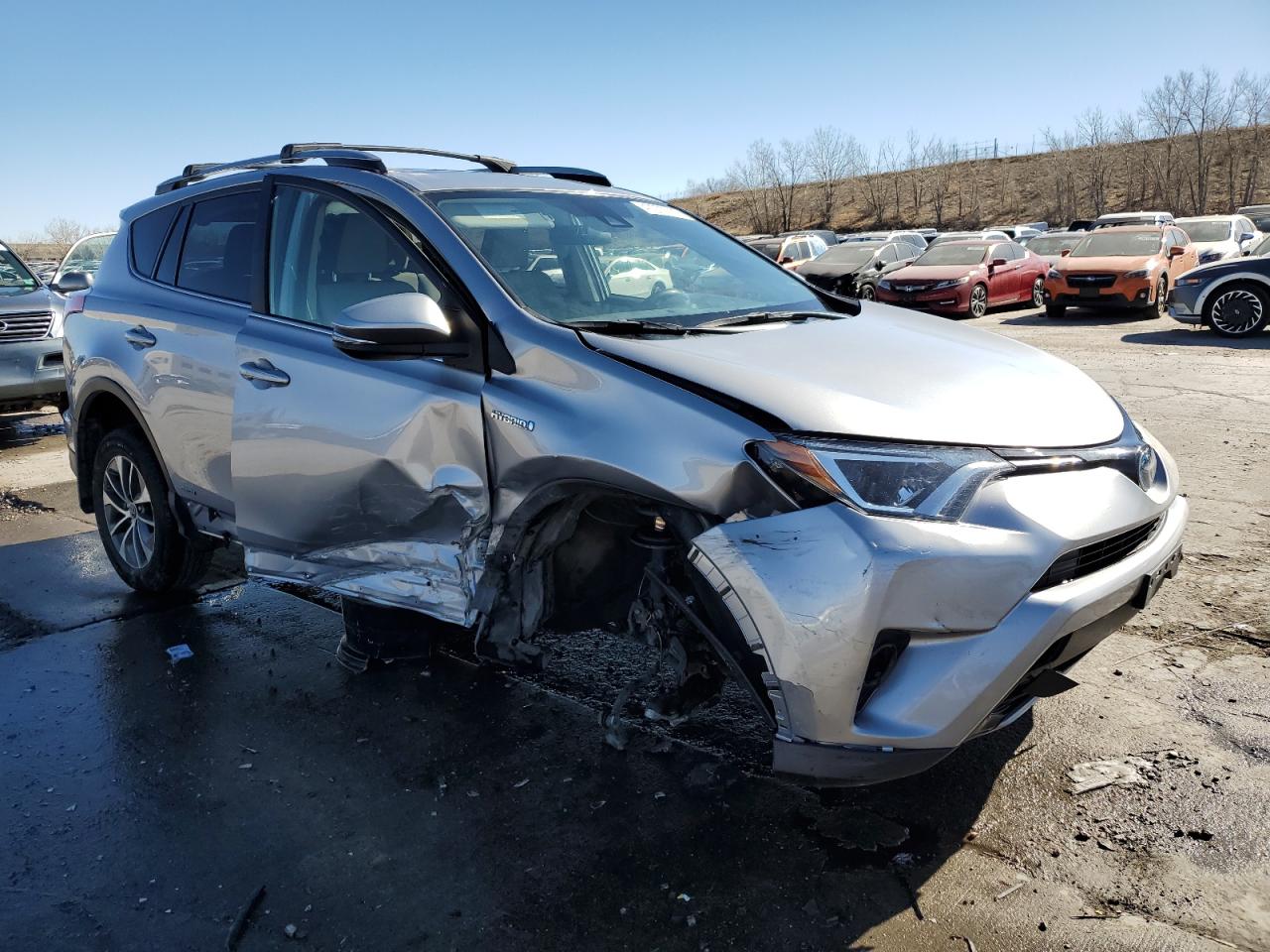 2018 Toyota RAV 4 VIN JTMRJREV6JD162447 Copart auction photo, front end / side damage thumbnail 4