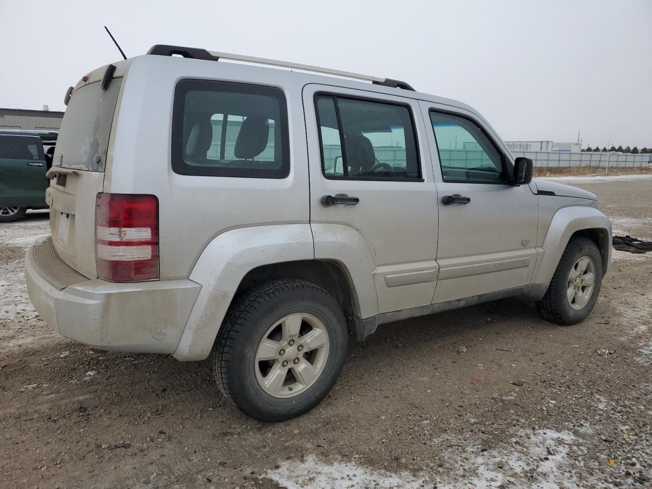 2011 Jeep Liberty (North America) VIN 1J4PN2GK8BW564587 Copart auction photo, front end / side damage thumbnail 3