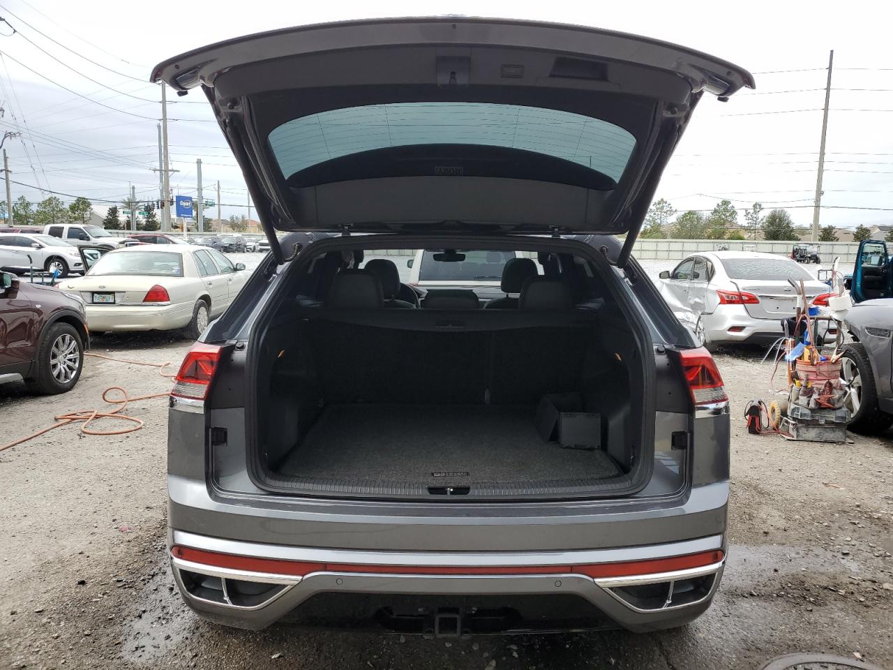 2020 Volkswagen Atlas VIN 1V2RE2CA6LC218759 Copart auction photo, side damage thumbnail 6