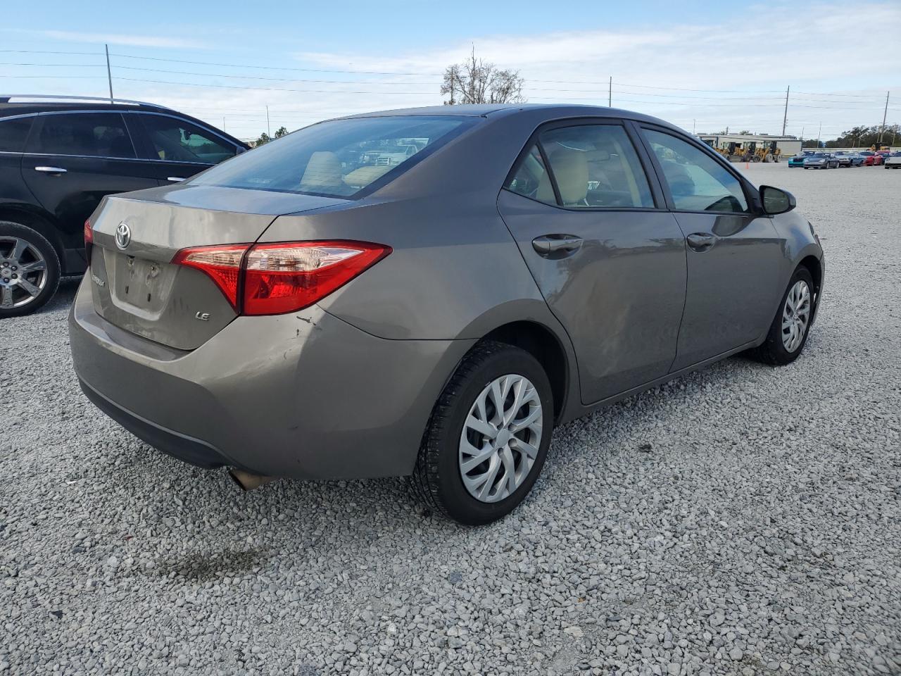 2017 Toyota Corolla VIN 2T1BURHE2HC923602 Copart auction photo, front end damage thumbnail 3