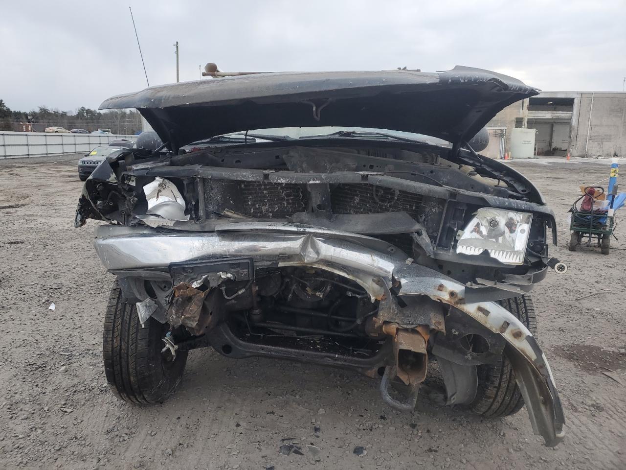 2004 Ford F-150 VIN 2FTRX18W94CA19744 Copart auction photo, front end damage thumbnail 5
