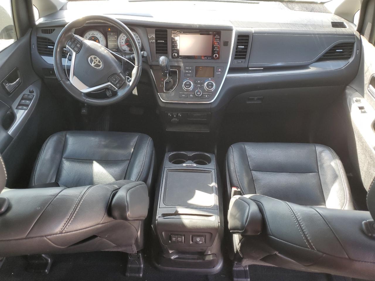 2019 Toyota Sienna VIN 5TDXZ3DCXKS967824 Copart auction photo, front end damage thumbnail 8