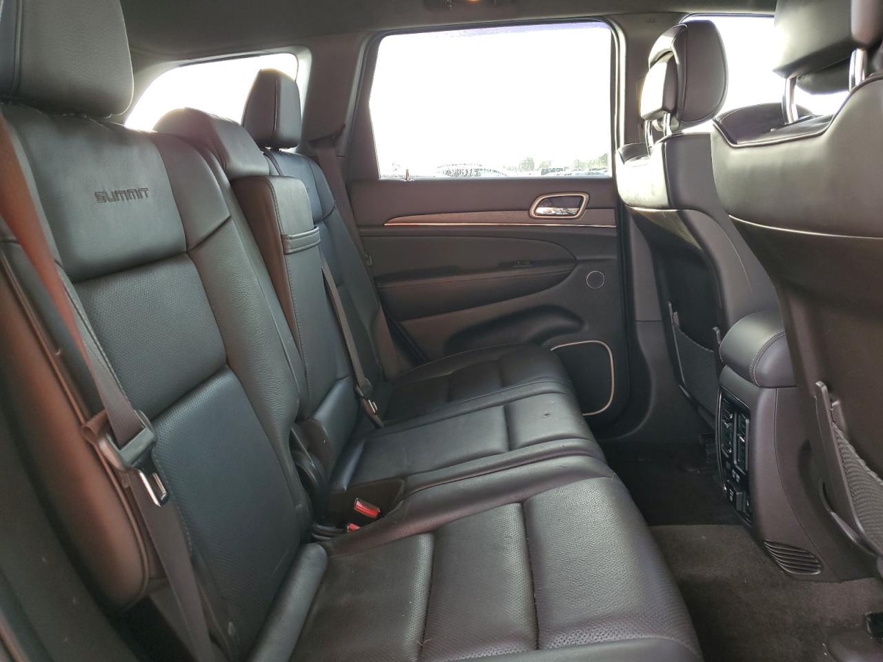 2015 Jeep Grand Cherokee VIN 1C4RJEJG0FC131899 Copart auction photo, front end / minor dent/scratches damage thumbnail 11