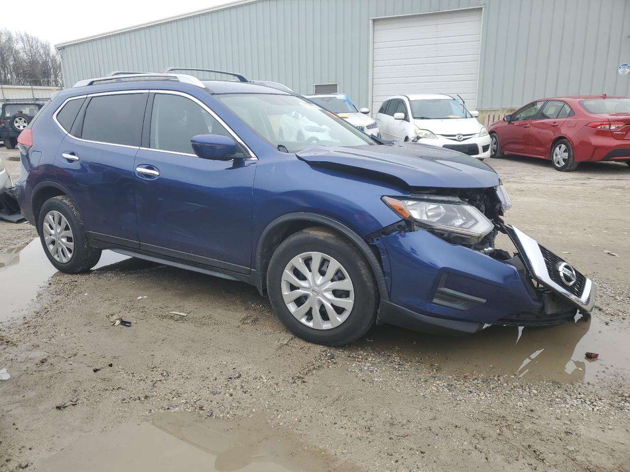 2017 Nissan Rogue VIN JN8AT2MT7HW139132 Copart auction photo, front end / minor dent/scratches damage thumbnail 4