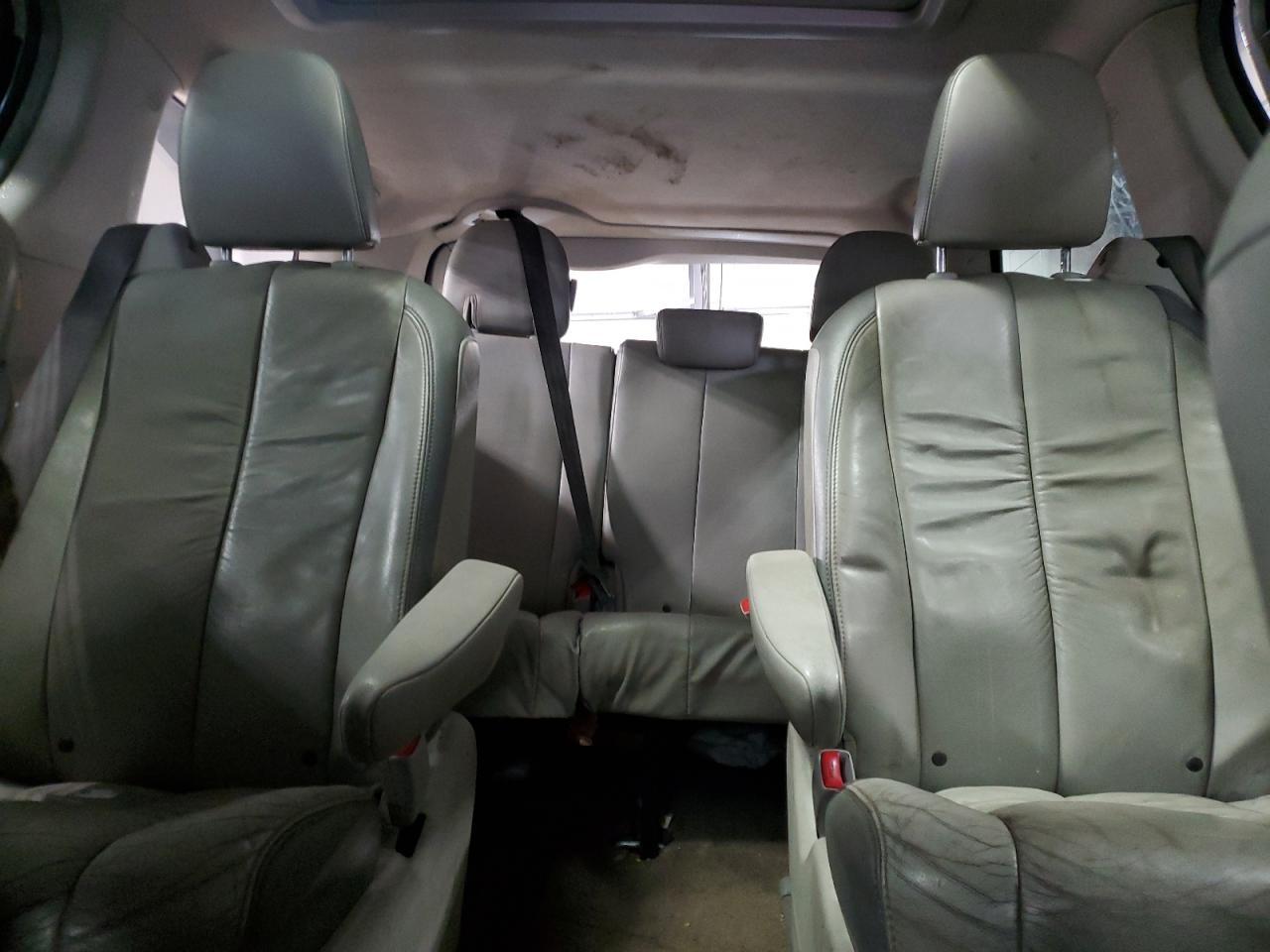 2011 Toyota Sienna VIN 5TDDK3DC1BS013860 Copart auction photo, rear end / front end damage thumbnail 10