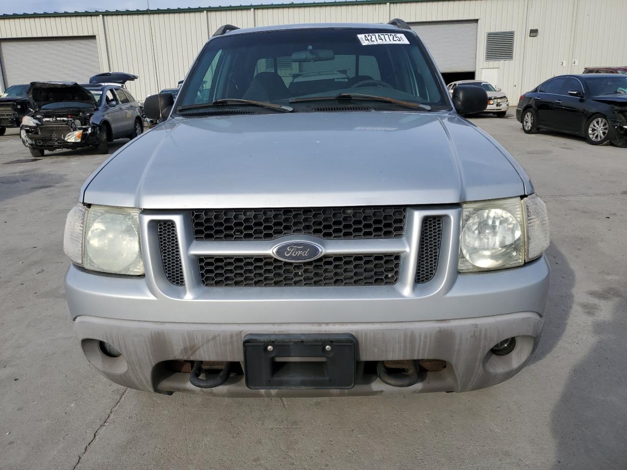 2002 Ford Explorer VIN 1FMZU77E32UB49516 Copart auction photo, side / minor dent/scratches damage thumbnail 5