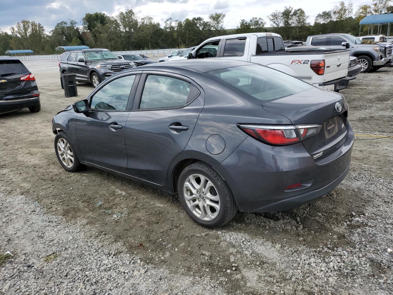 2018 Toyota Yaris VIN 3MYDLBYV3JY333676 Copart auction photo, front end / all over damage thumbnail 2