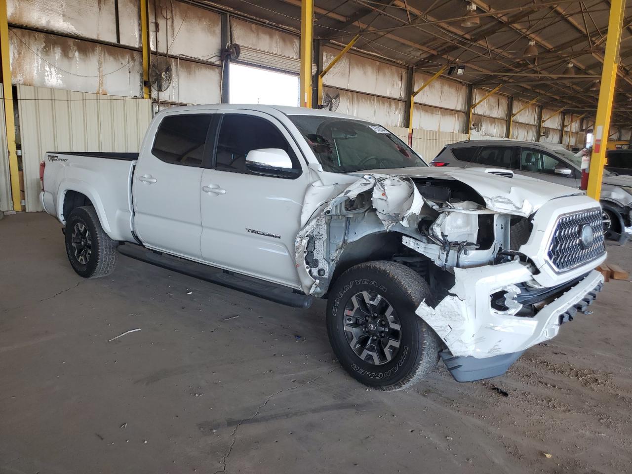 2019 Toyota Tacoma VIN 3TMBZ5DN5KM017474 Copart auction photo, front end damage thumbnail 4