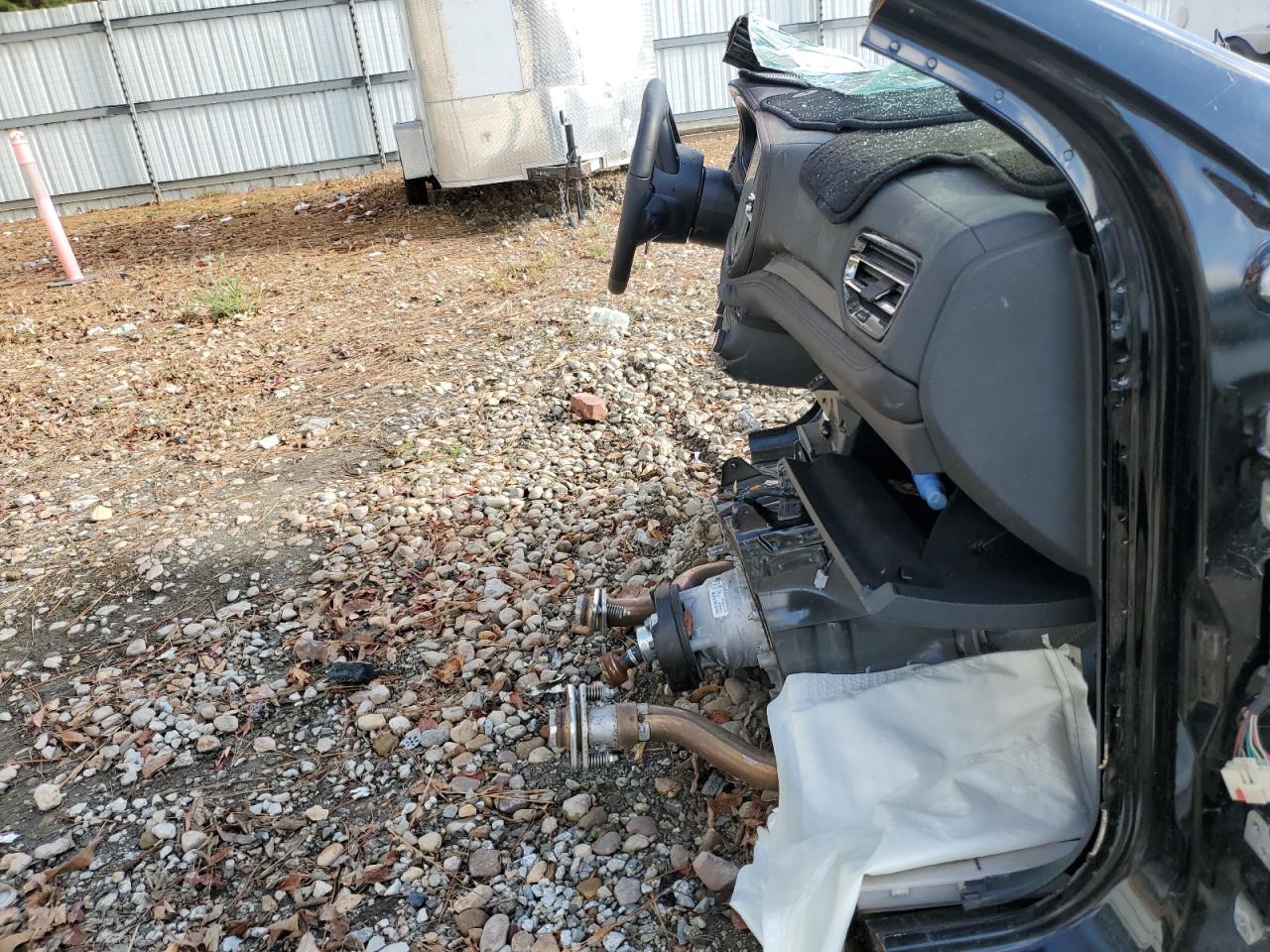 2017 Jeep Grand Cherokee VIN 1C4RJFAGXHC624952 Copart auction photo, stripped / vandalism damage thumbnail 11