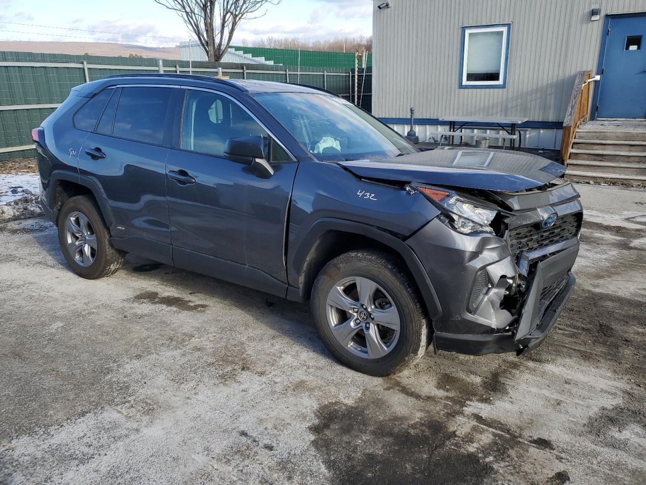2022 Toyota RAV 4 VIN 4T3LWRFV3NU071988 Copart auction photo, front end / side damage thumbnail 4